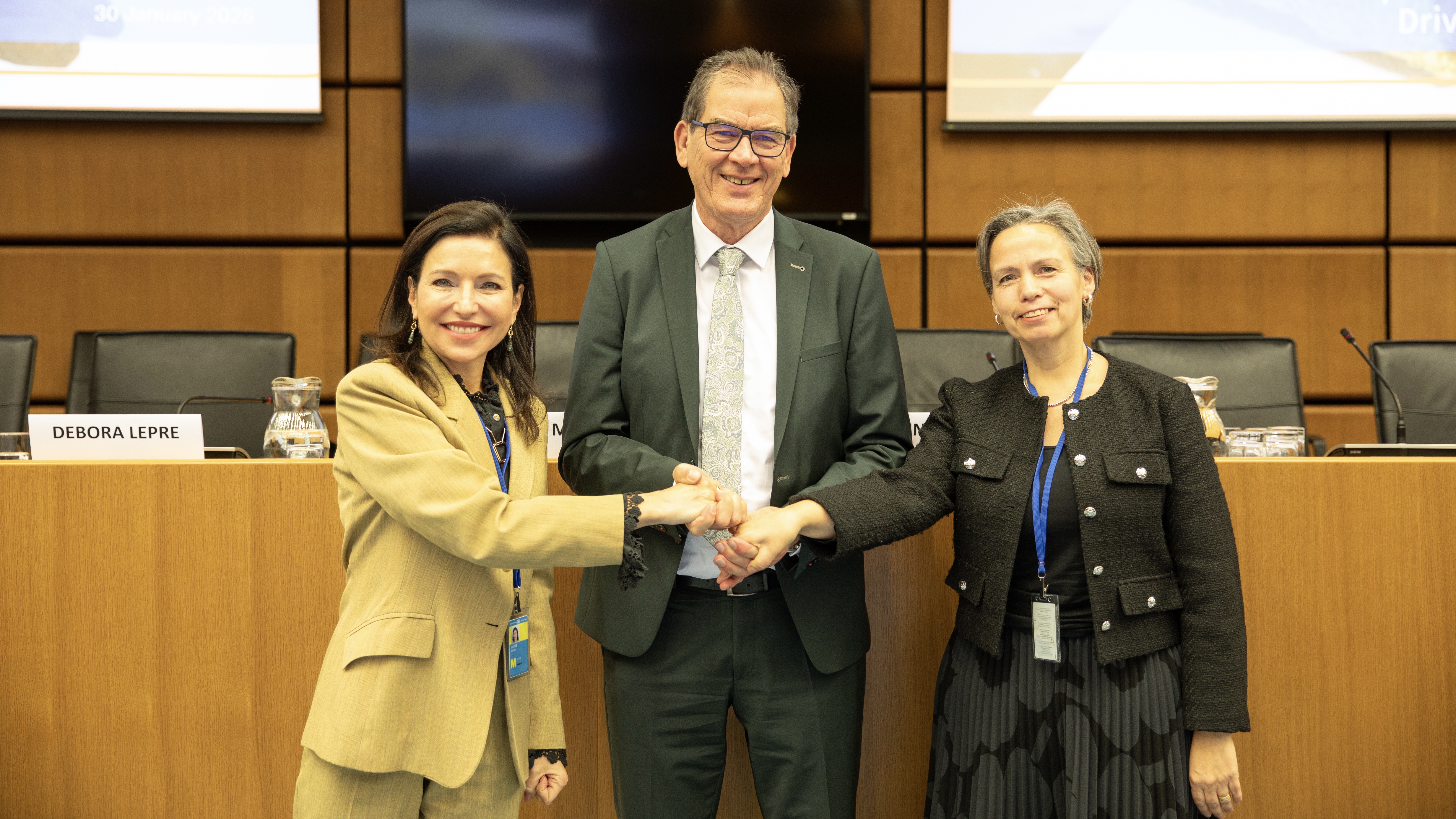 DG Muller with Anna Salovaara and Debora Lepre