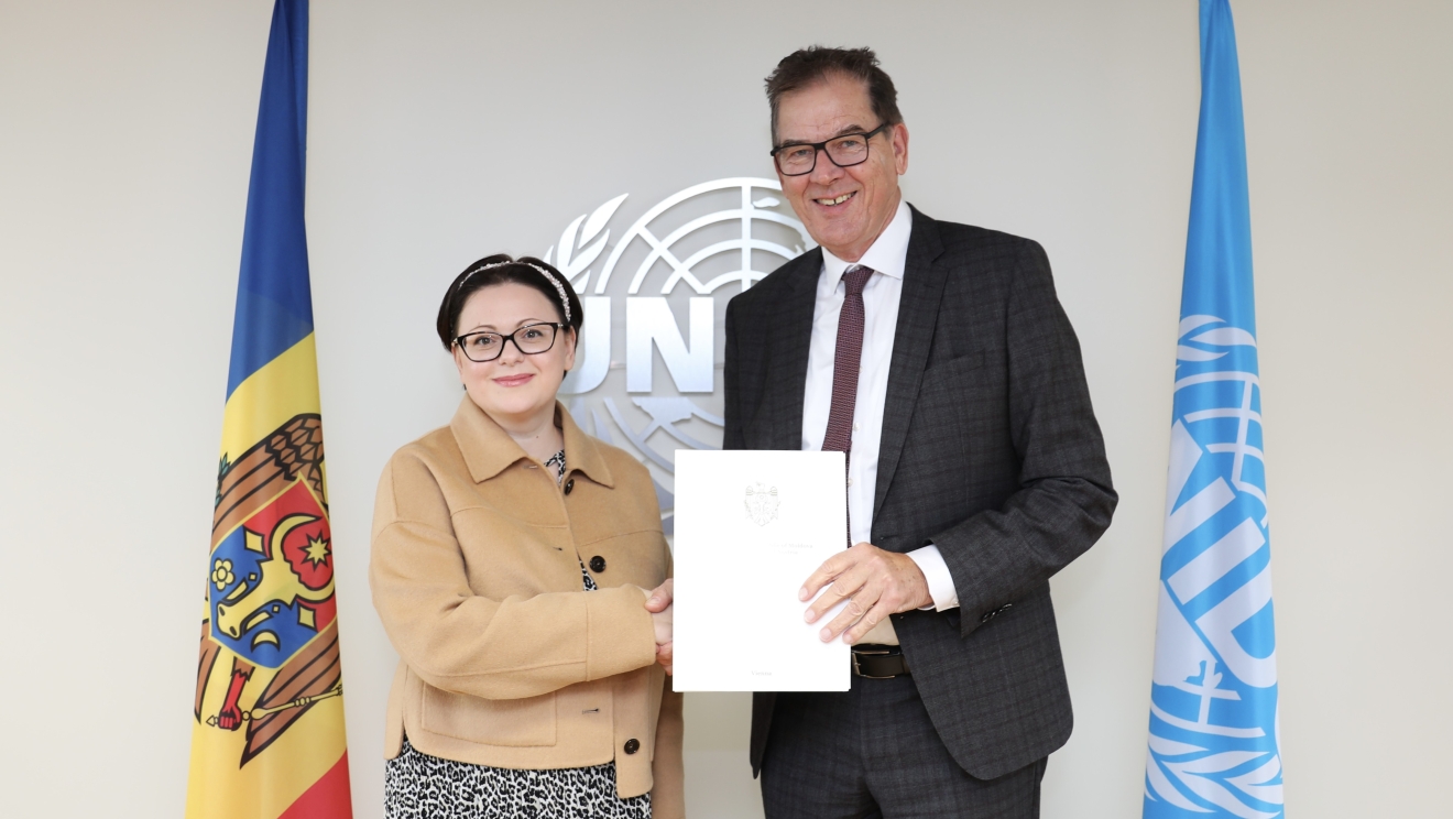 Director General meets H.E. Ms. Victoria ROȘA